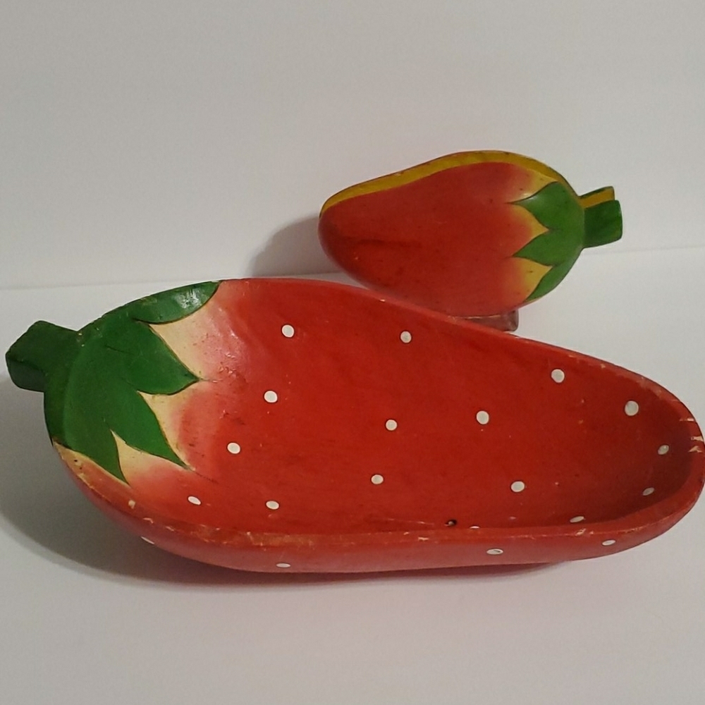 Strawberry 🍓  Bowl and Napkin Holder